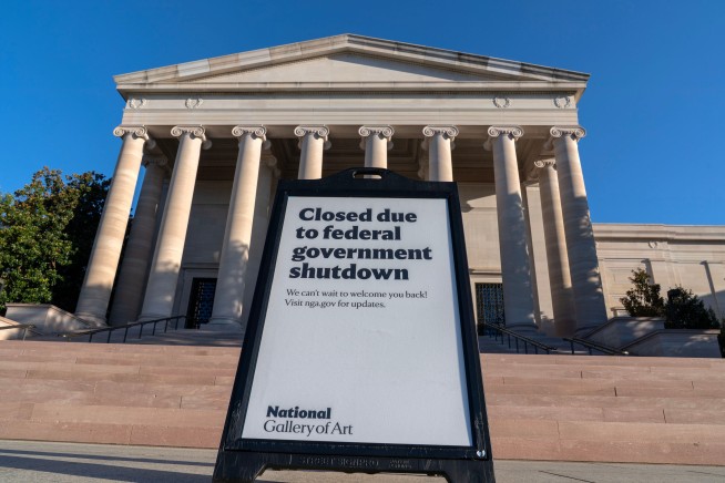 Senate Fails a 10th Time to End Shutdown