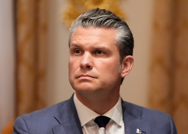 Maureen Dowd Unloads on 'Muttonhead' Hegseth