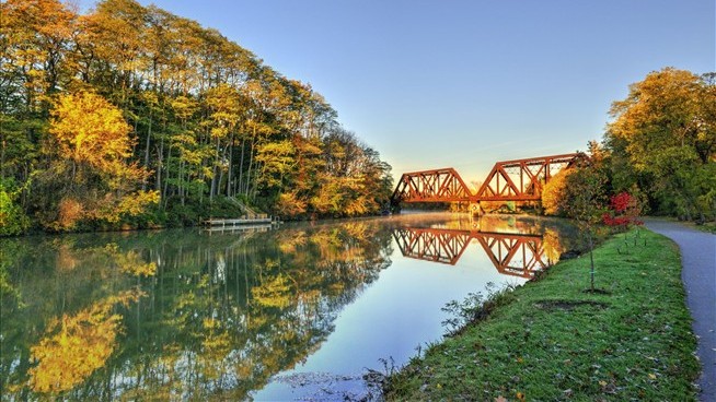 How a 200-Year-Old Ditch Reshaped America