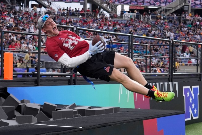 NFL Shoves Pro Bowl to Super Bowl Week