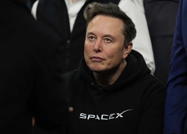 Musk: I Need $1T Pay Package to Run 'Robot Army'