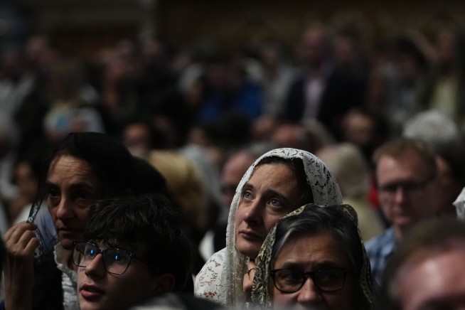 Pope Allows Latin Mass in St. Peter's Basilica