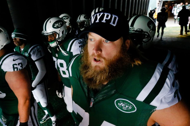 Jets Great Dies at 41, Days After Kidney Plea