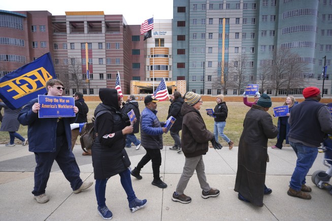 Union to Congress: End Shutdown, Pay Workers Now