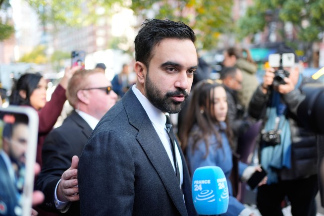 Obama Doesn't Quite Endorse in Call to Mamdani