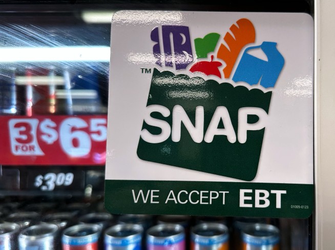 White House Asks Court to Halt Full SNAP Payments