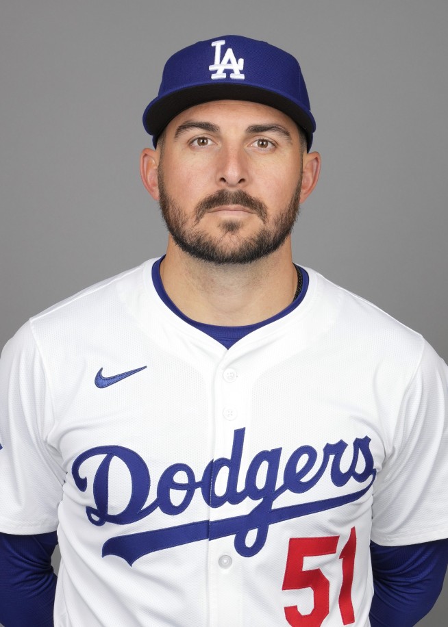 Dodgers Pitcher Alex Vesia, Wife Mourn Loss of Baby