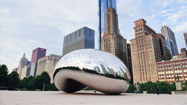 Anish Kapoor Threatens Suit Over Border Patrol Photos