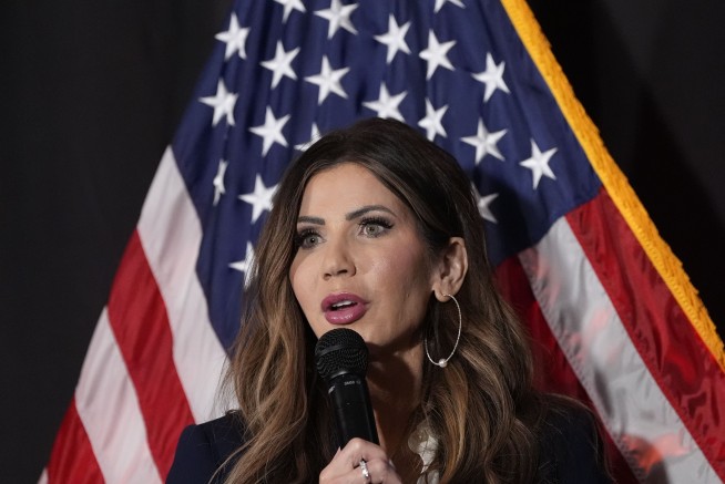 Noem: Some TSA Agents Will Get a $10K Bonus