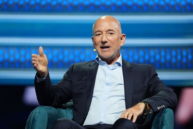 Jeff Bezos Is a CEO Again