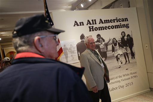 Robert Stirm, Who Didn't Display Iconic Photo of His Return, Dies