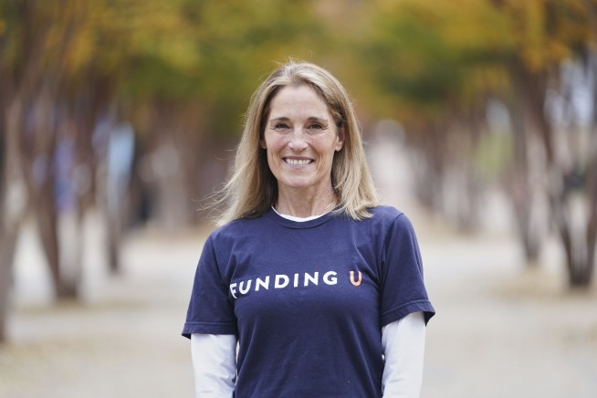 Scott Gives Away Billions. She Once Had to Borrow $1K