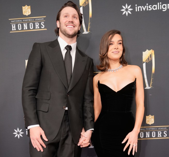 Allen, Steinfeld Will Soon Be Tossing a Tiny Football Around