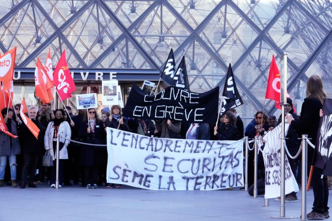 The Louvre Just Cannot Catch a Break