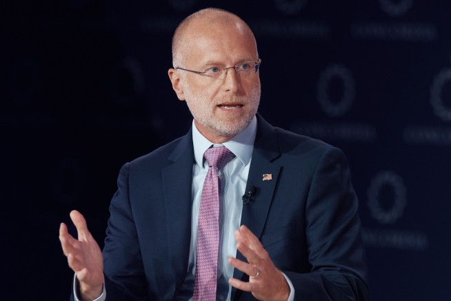 FCC Drops 'Independent' From Website After Carr Testifies