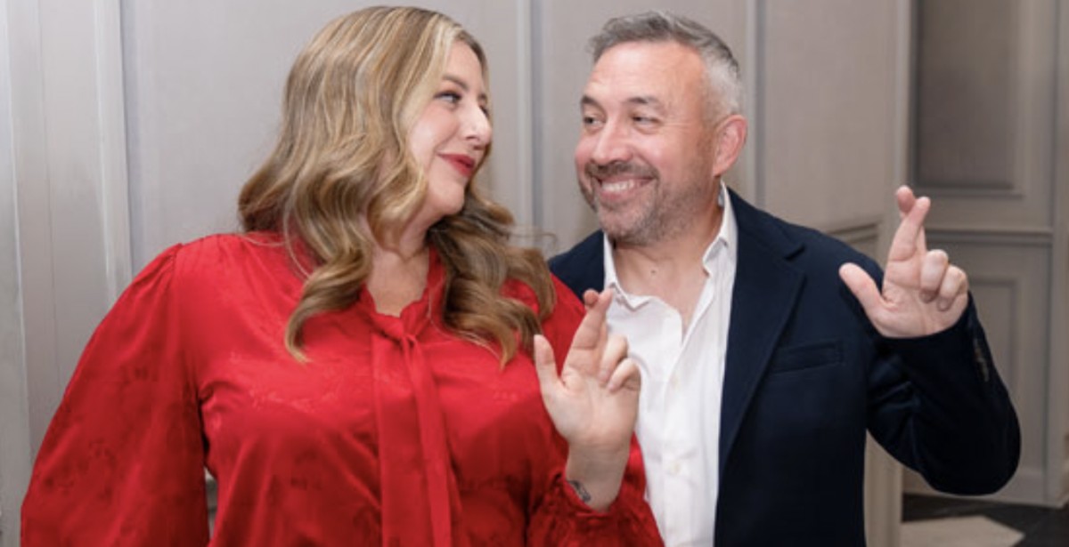 Couple's 2nd Lottery Win Defies 24Trillionto1 Odds(00)