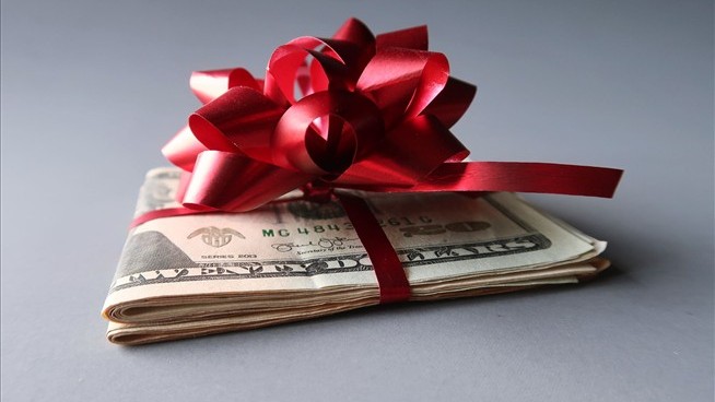 How Americans Feel About Giving Cash as a Holiday Gift