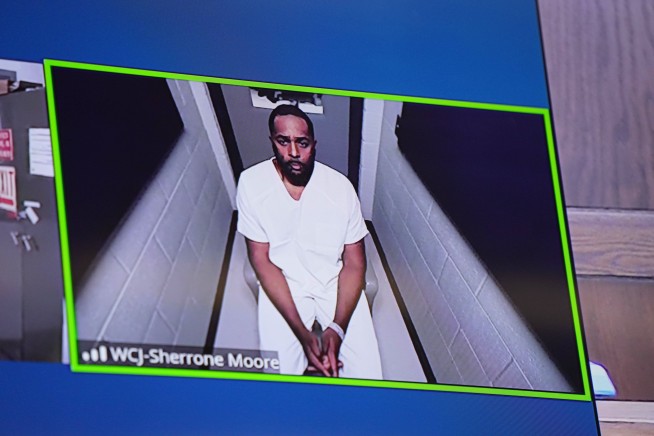 Report: Disgraced Coach Messaged Women Amid Affair