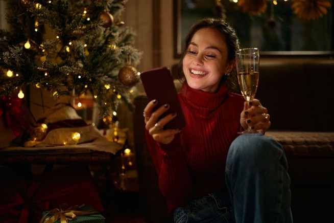 Russians Blast NYE Plan to Cut Mobile Internet