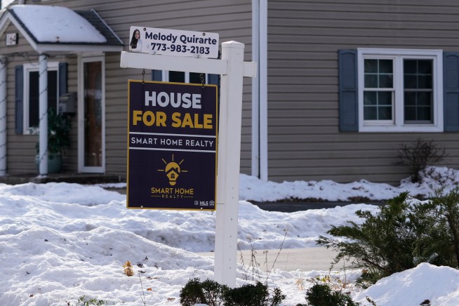 Trump Vows to Ban Big Investors From Snapping Up Homes