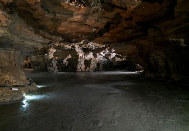 China Just Put Its Astronauts Through Cave Boot Camp
