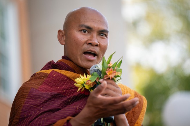 Buddhist Monks Walking 2.3K Miles Across South for Peace