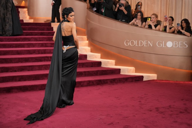 Here Are Your Golden Globes Red Carpet Looks