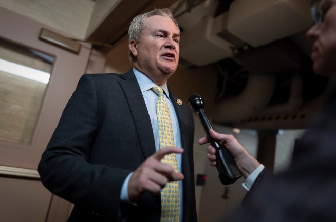 Oversight Panel Promises to Hold Clintons in Contempt