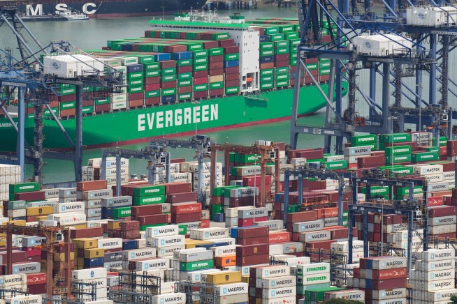 Panama Weighs Control of Key Canal Ports