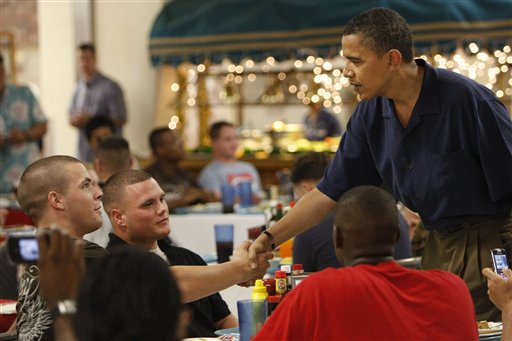 Obama Visits Troops in Hawaii
