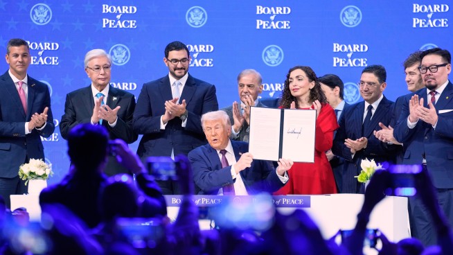 In Davos, Trump Unveils His 'Board of Peace'