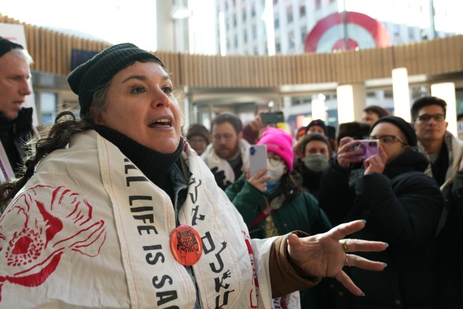 ICE Protests Shut Minneapolis as 100 Clergy Are Arrested
