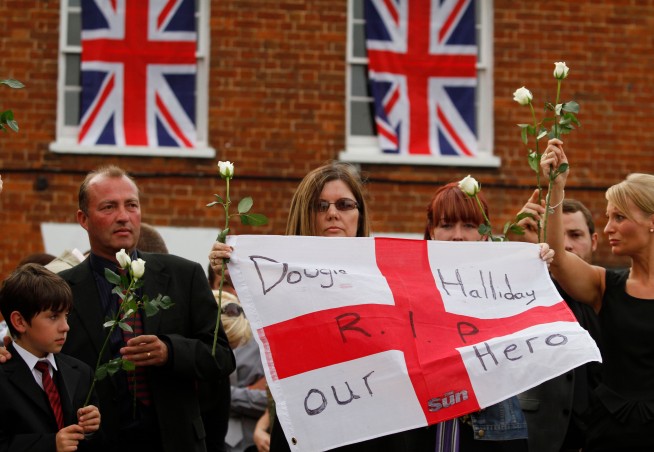 After Outcry, Trump Praises UK Troops