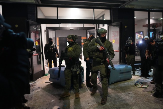 Judge in Minneapolis to Hear Arguments on ICE Tactics