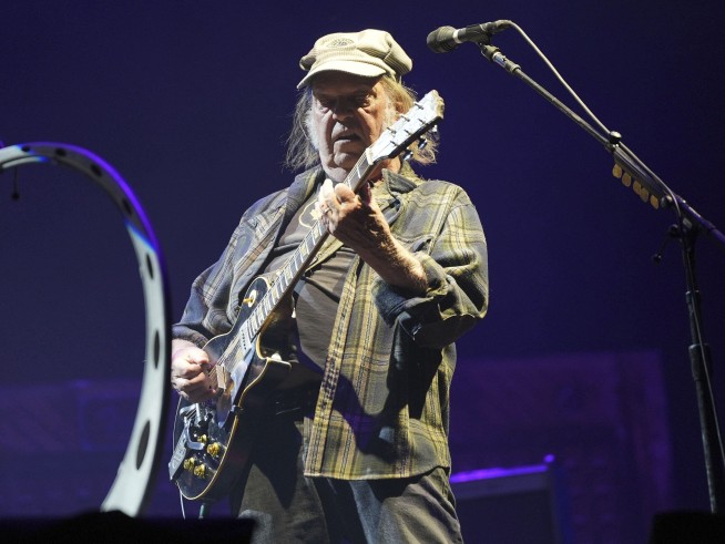 Neil Young to Greenland: Stream My Music for Free