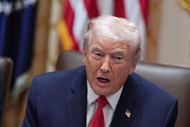 Trump: Commercial Flights to Venezuela Will Resume