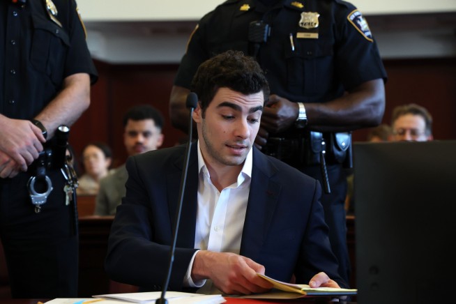 Man Accused of Trying to Free Luigi Mangione