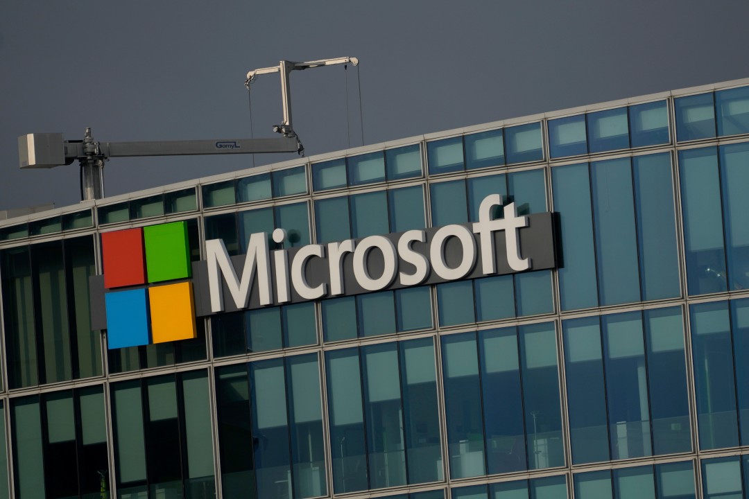 Microsoft Tumbles 10% Despite Strong Profit Report