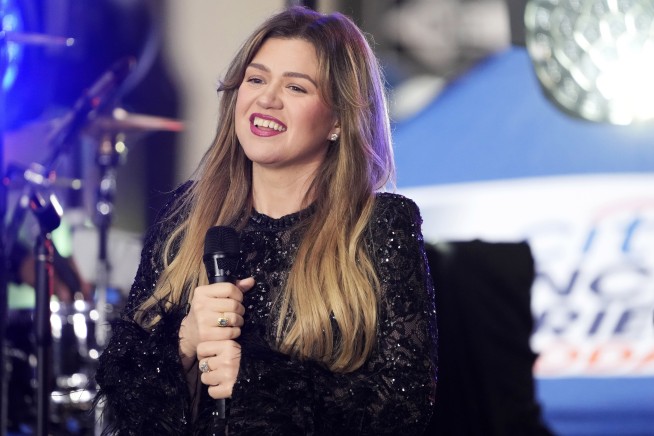 Kelly Clarkson Bids Adieu to Her Talk Show