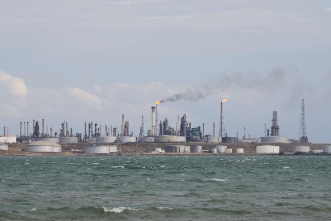 Trump's Venezuela Oil Bet Faces Big Hurdles