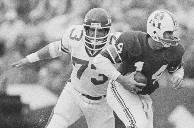 Trump Pardons 5 Former NFL Players