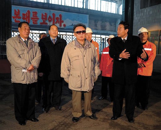 Kim Jong-Il Cheered at Concert