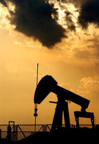 Oil Tops $40 on Gaza Turmoil