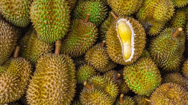 They Bet on China's Durian Appetite. Then Came a Twist