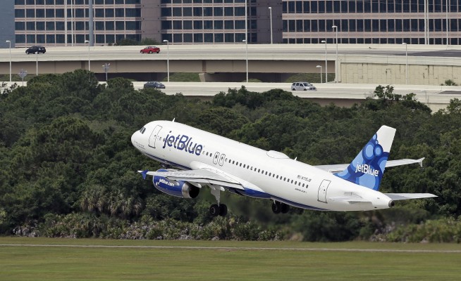 Bomb Threat Forces Evacuation of JetBlue Plane