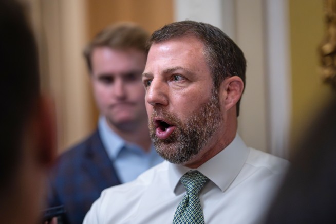 Senator Who's Never Served Slammed Over 'Smell of War' Comment