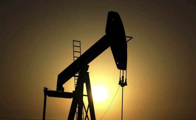 Oil Surges Past $90 as Iran War Rattles Global Markets