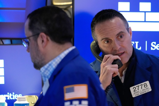 Stocks Post Worst Week in Months as Oil Rises, Jobs Fall