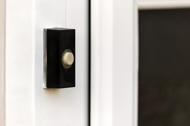 Victim Goes to Address of Her Alleged Scammer