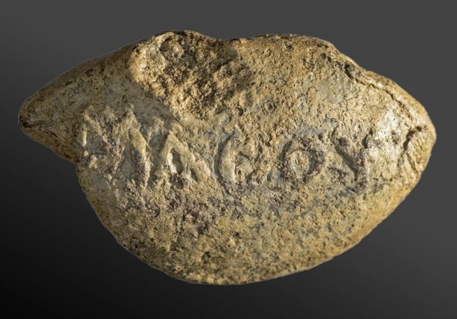 2K-Year-Old Projective Carries 'Sarcastic' Message